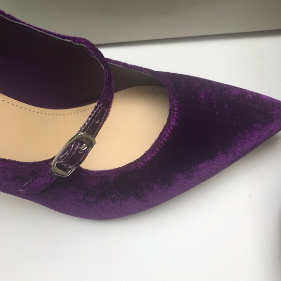 Marc Fisher Velvet Dark Purple Heels NWOT - Picture 2 of 7
